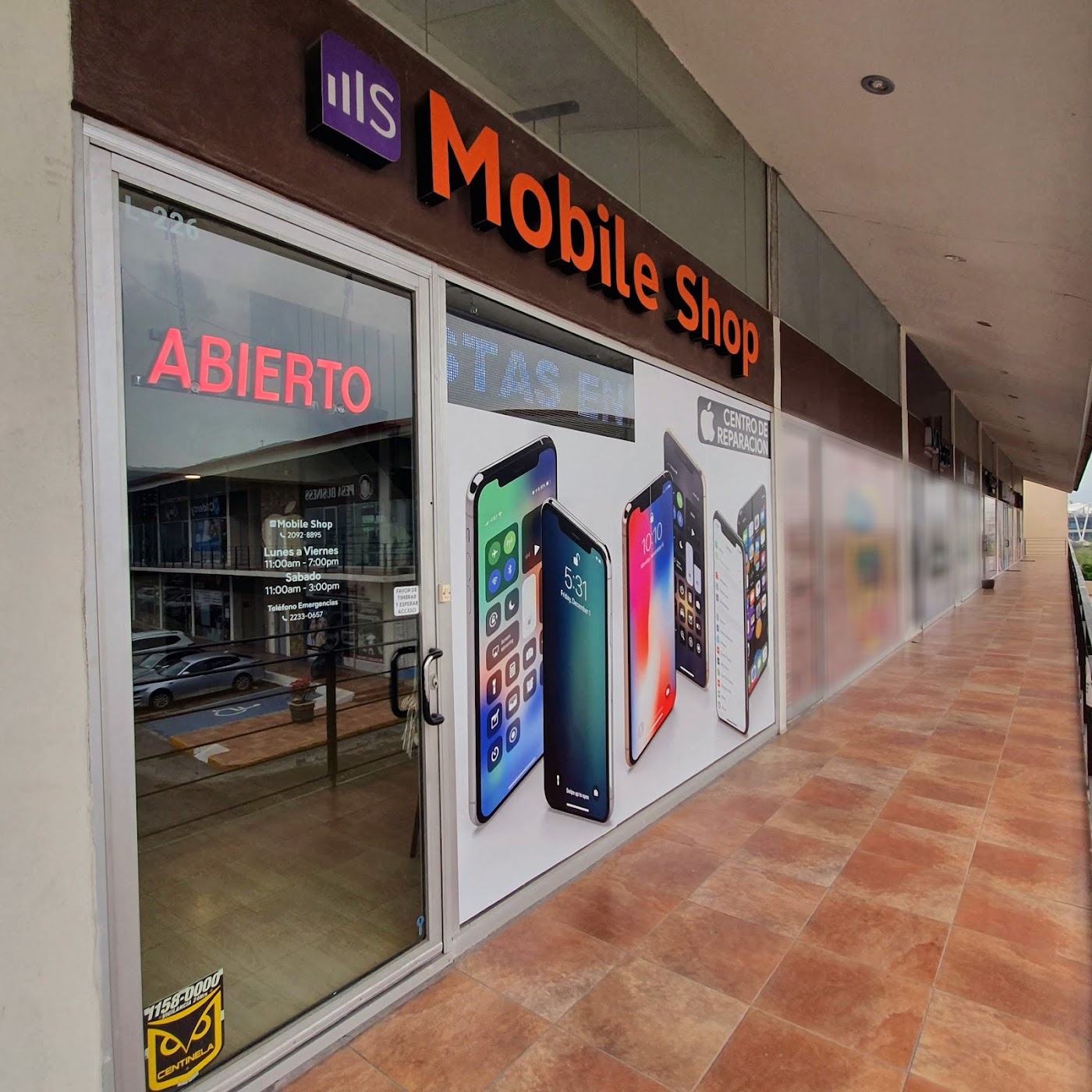 A & C Electronics en Plaza La Rioja, Carretera Nacional, Monterrey