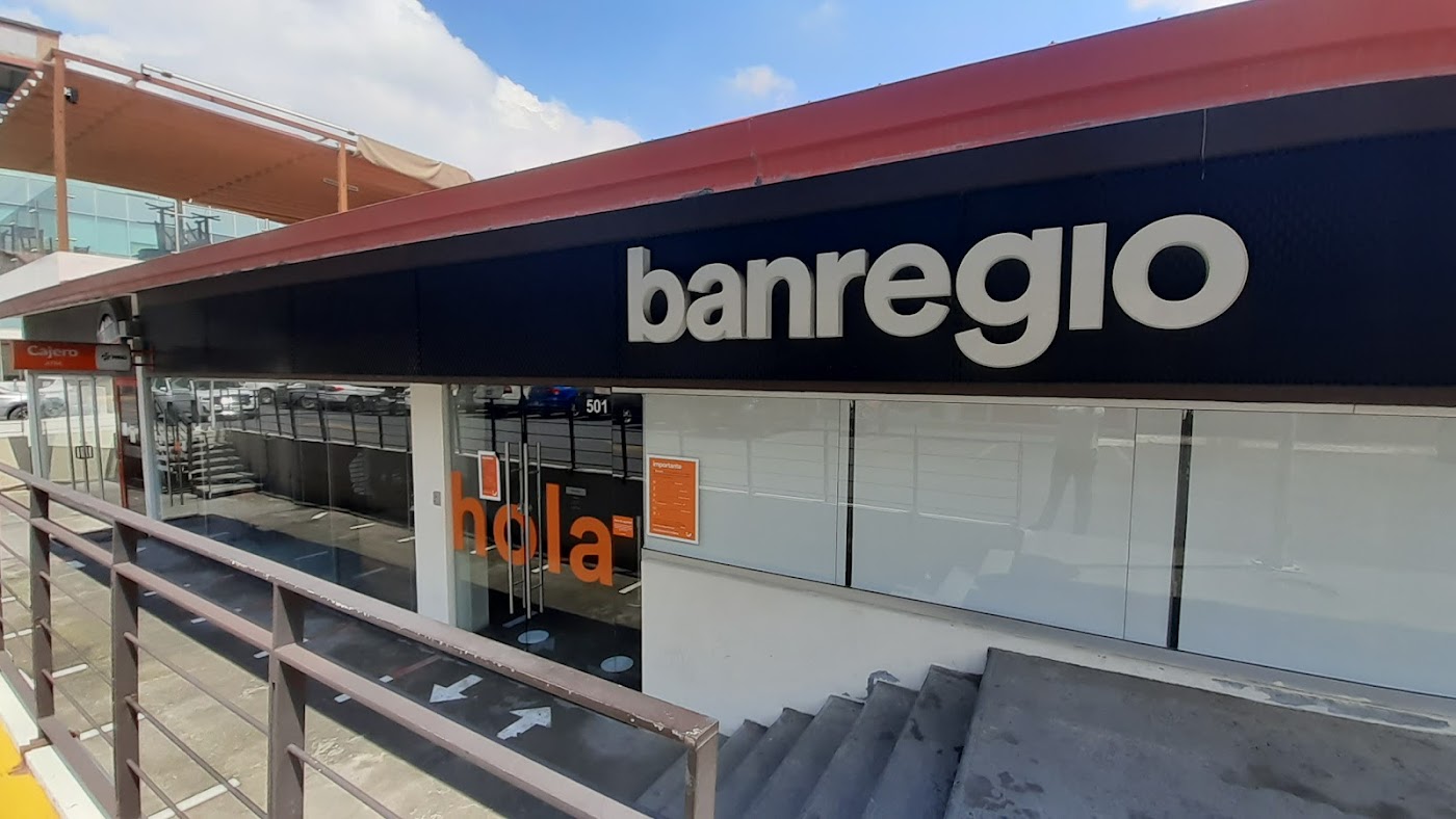 Banregio en Plaza La Rioja, Monterrey