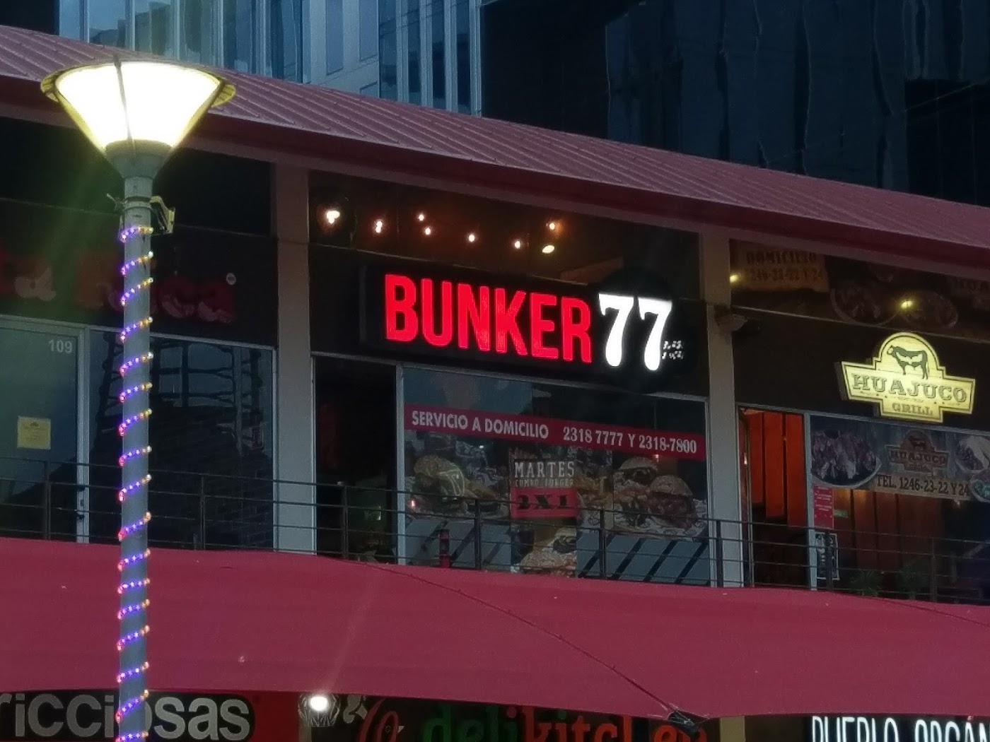 Bunker 77 en Plaza La Rioja, Monterrey