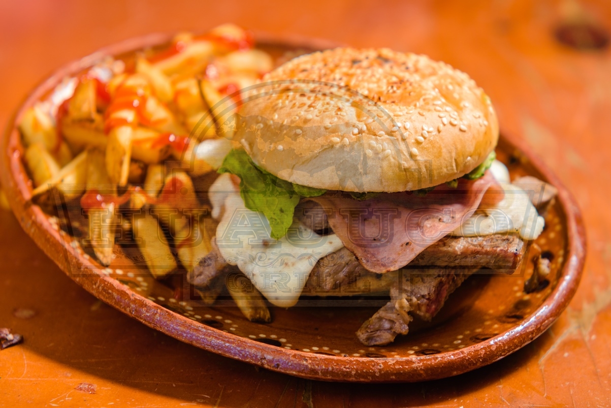 Huajuco Grill en Plaza La Rioja, Carretera Nacional, Monterrey