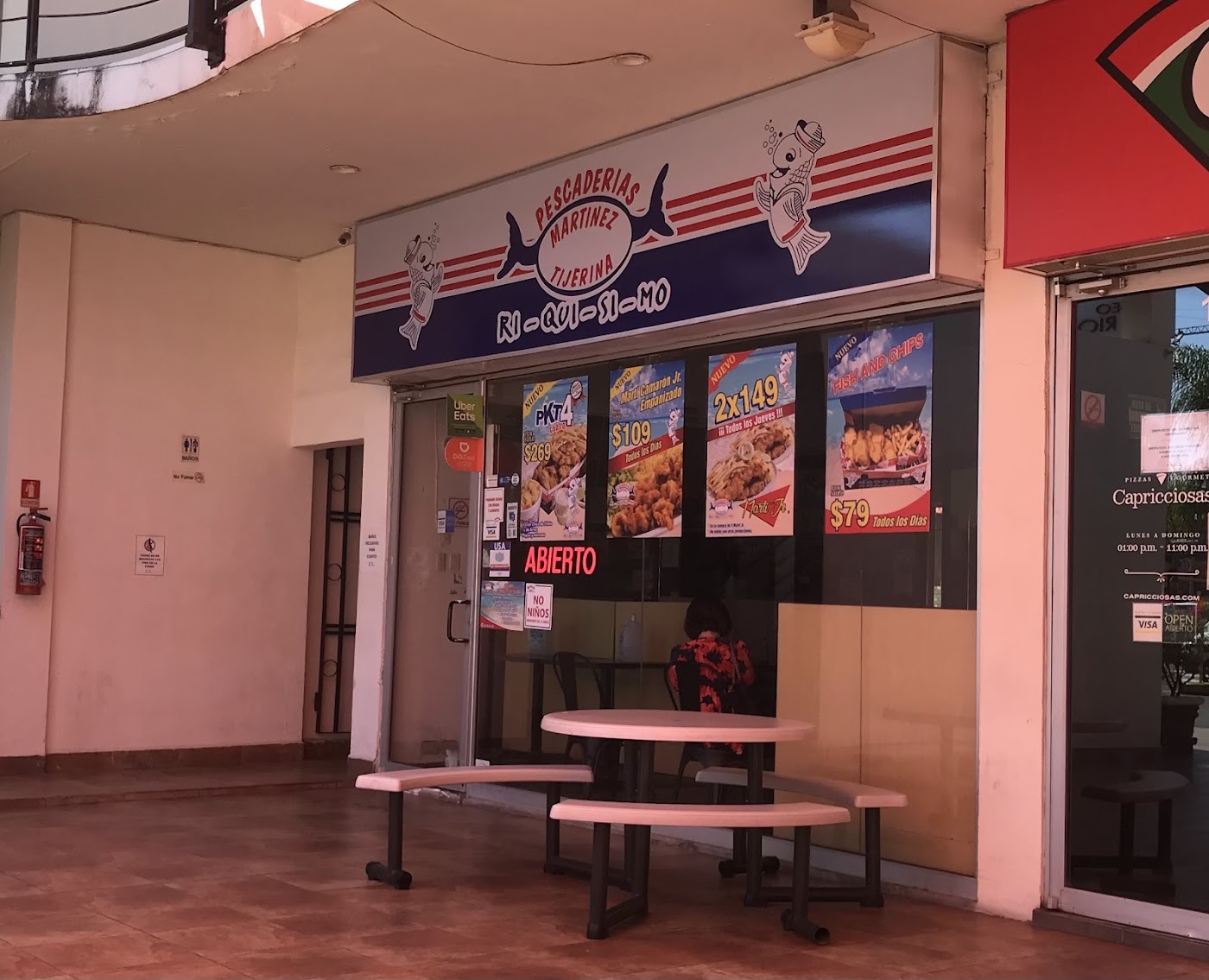 Pescadería Martinez Tijerina en Plaza La Rioja, Carretera Nacional, Monterrey