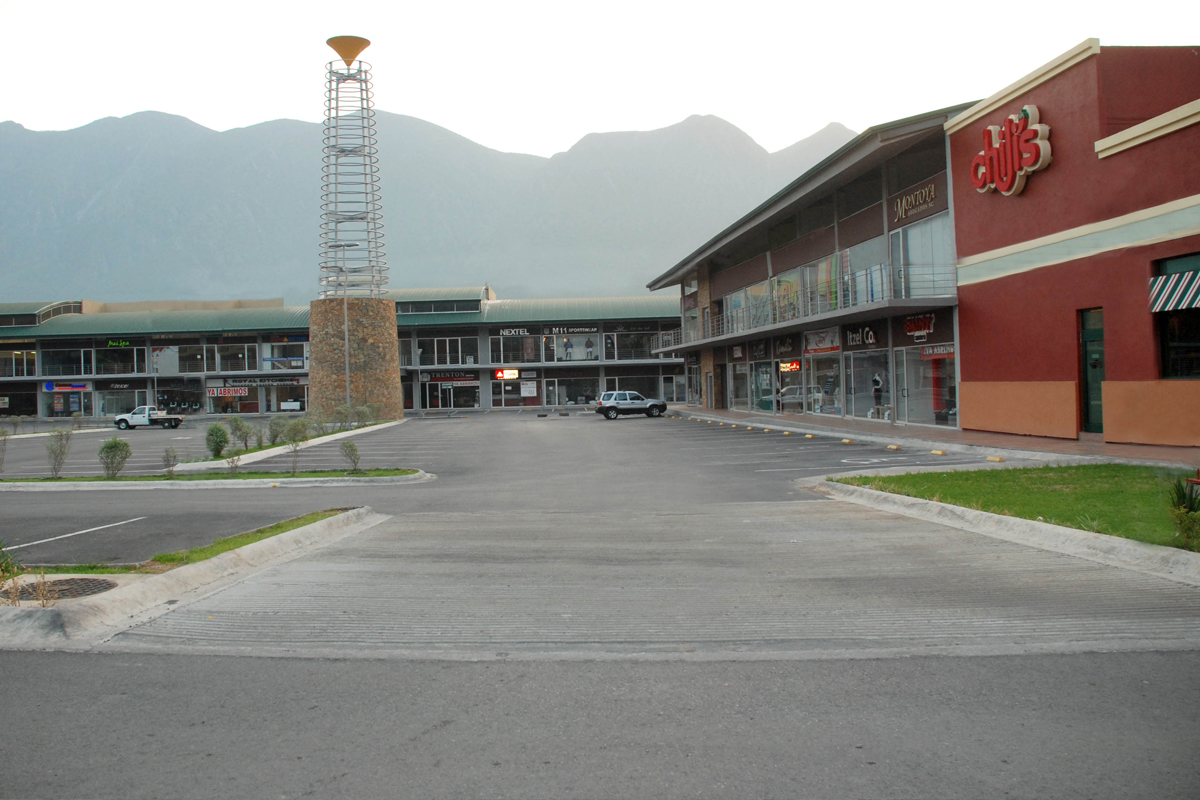 Fachada exterior con Chili's