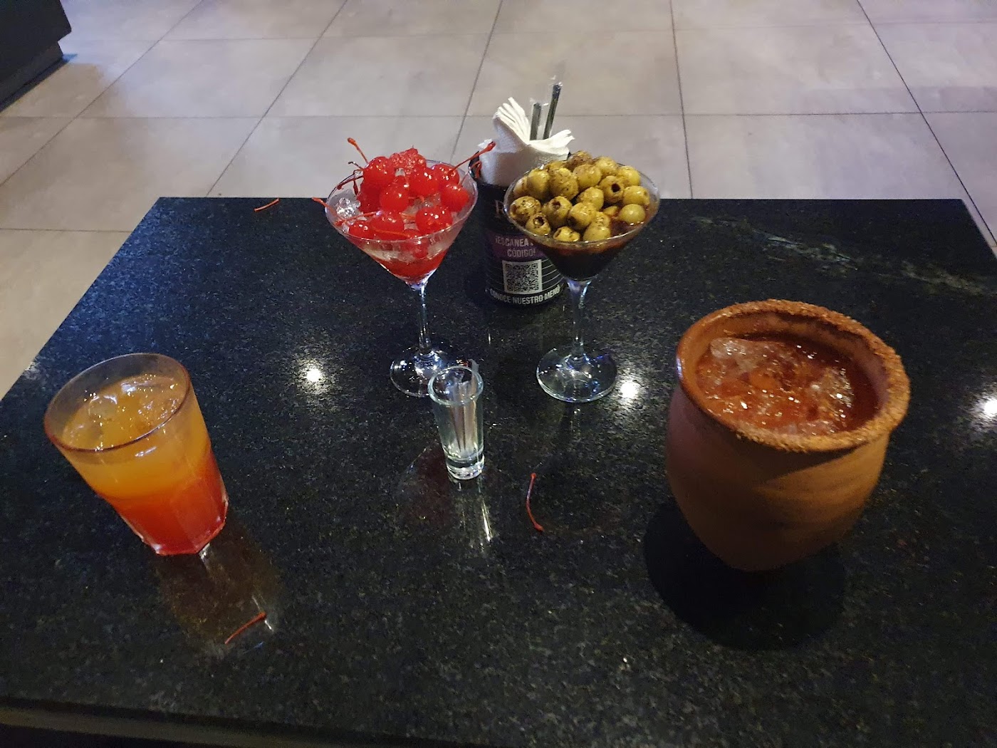 Reloj Vivo Bar en Plaza La Rioja, Monterrey