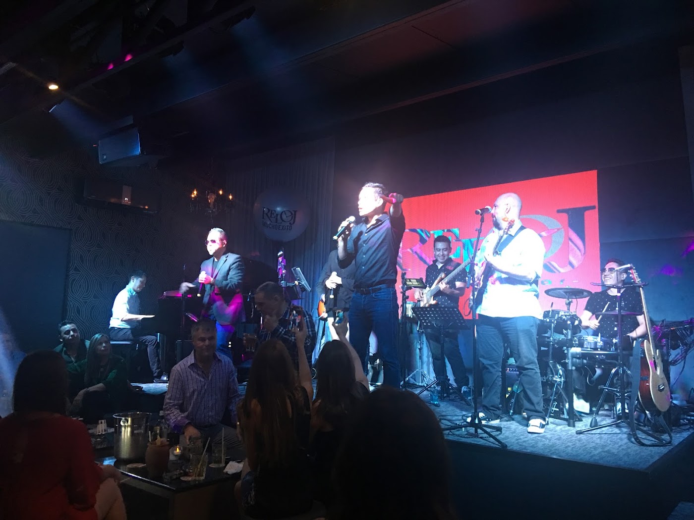 Reloj Vivo Bar en Plaza La Rioja, Monterrey