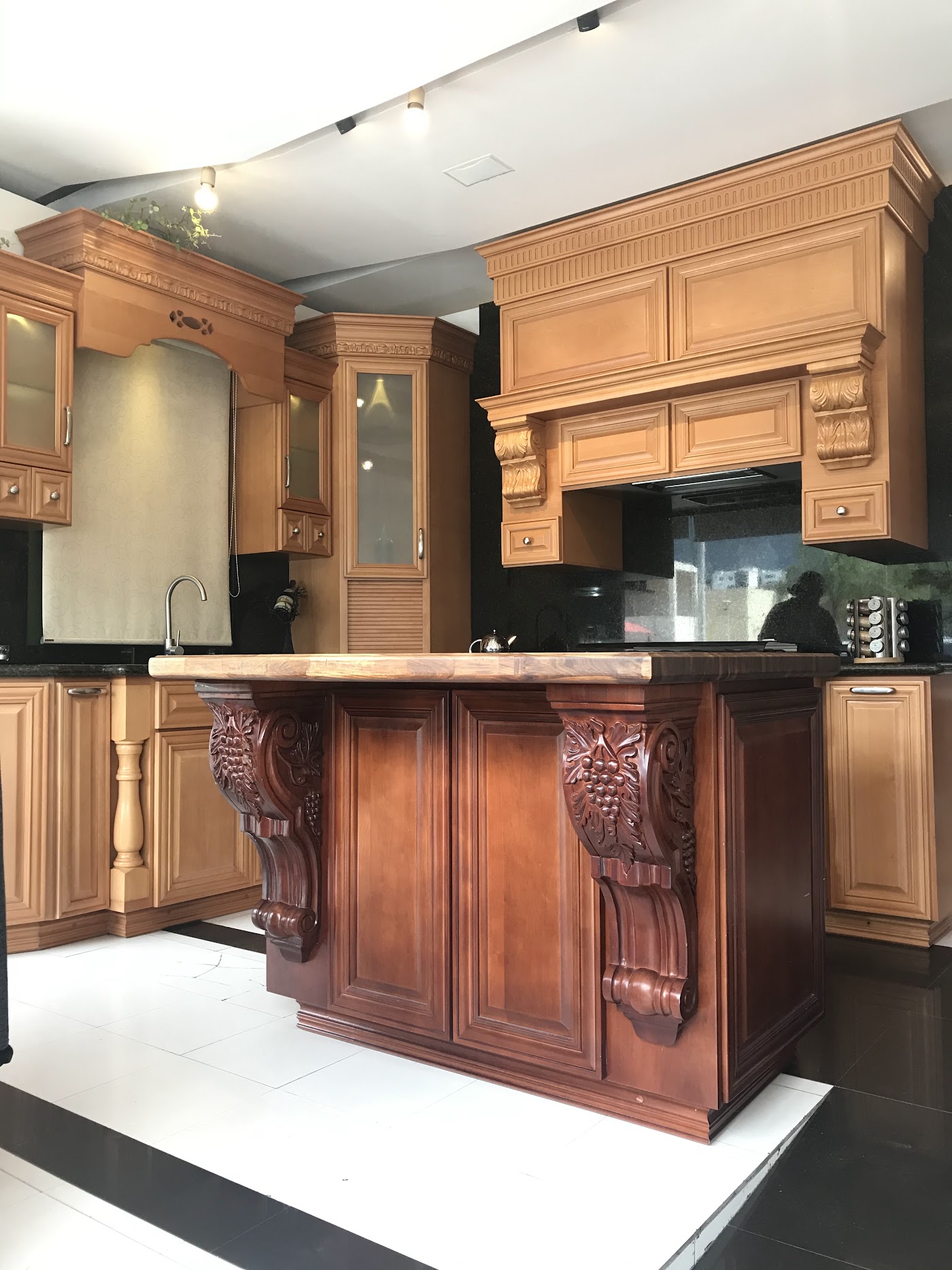 Royal Kitchens en Plaza La Rioja, Monterrey