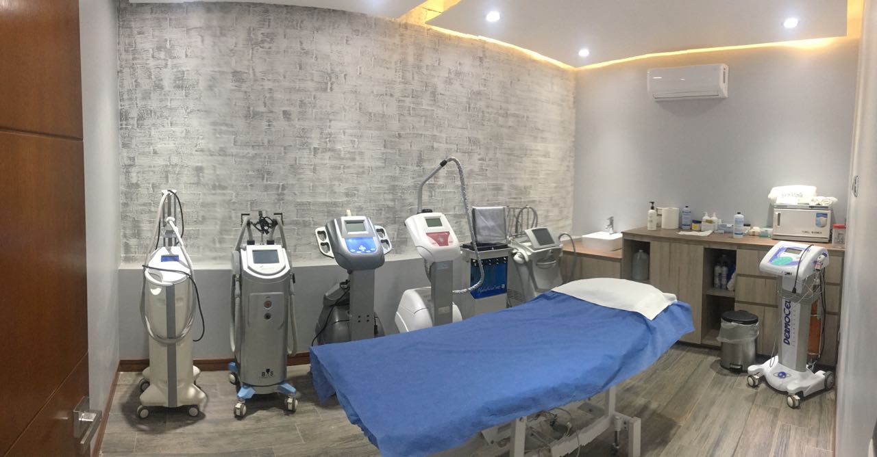Skinklinik Med Spa en Plaza La Rioja, Monterrey