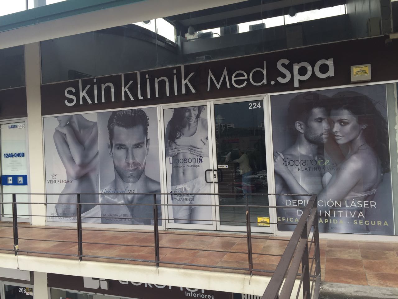 Skinklinik Med Spa en Plaza La Rioja, Monterrey