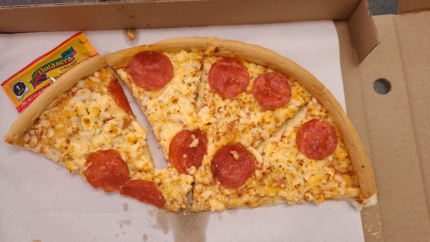 Xawa Pizza La Rioja (Luigi's Pizza & More) en Plaza La Rioja, Monterrey